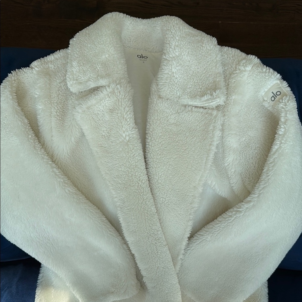 ALO Yoga White Teddy Jacket Cozy Chic Outerwear